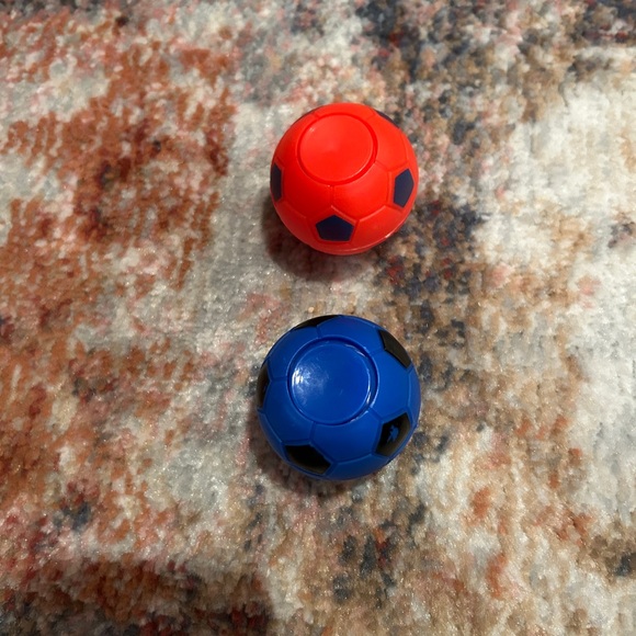 Fidgets 30 of assorted never played with - Picture 3 of 11